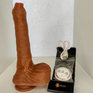 Vibratore Con Testicoli Telecomandato USB – 19 cm di lunghezza e 2,8 cm di diametro