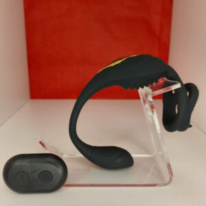 Anello Vibrante Con Plug E Stimolatore Telecomandato – colore nero