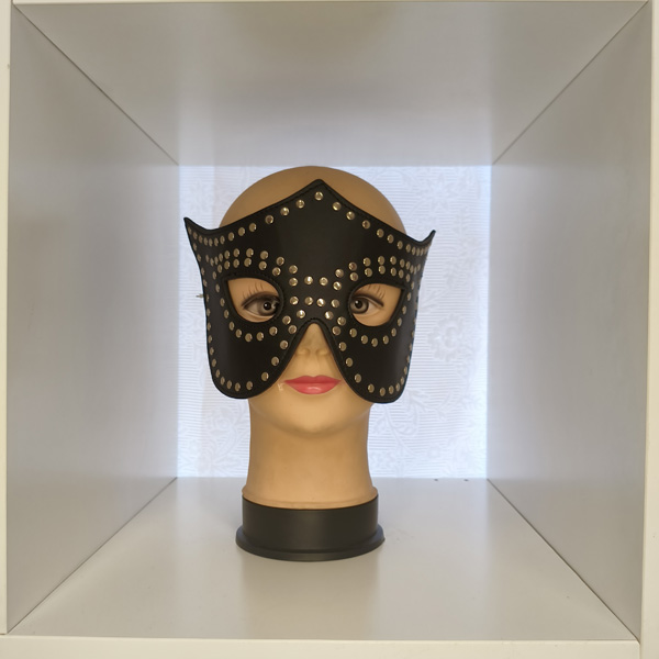Mascera Con Borchie – maschera BDSM nera